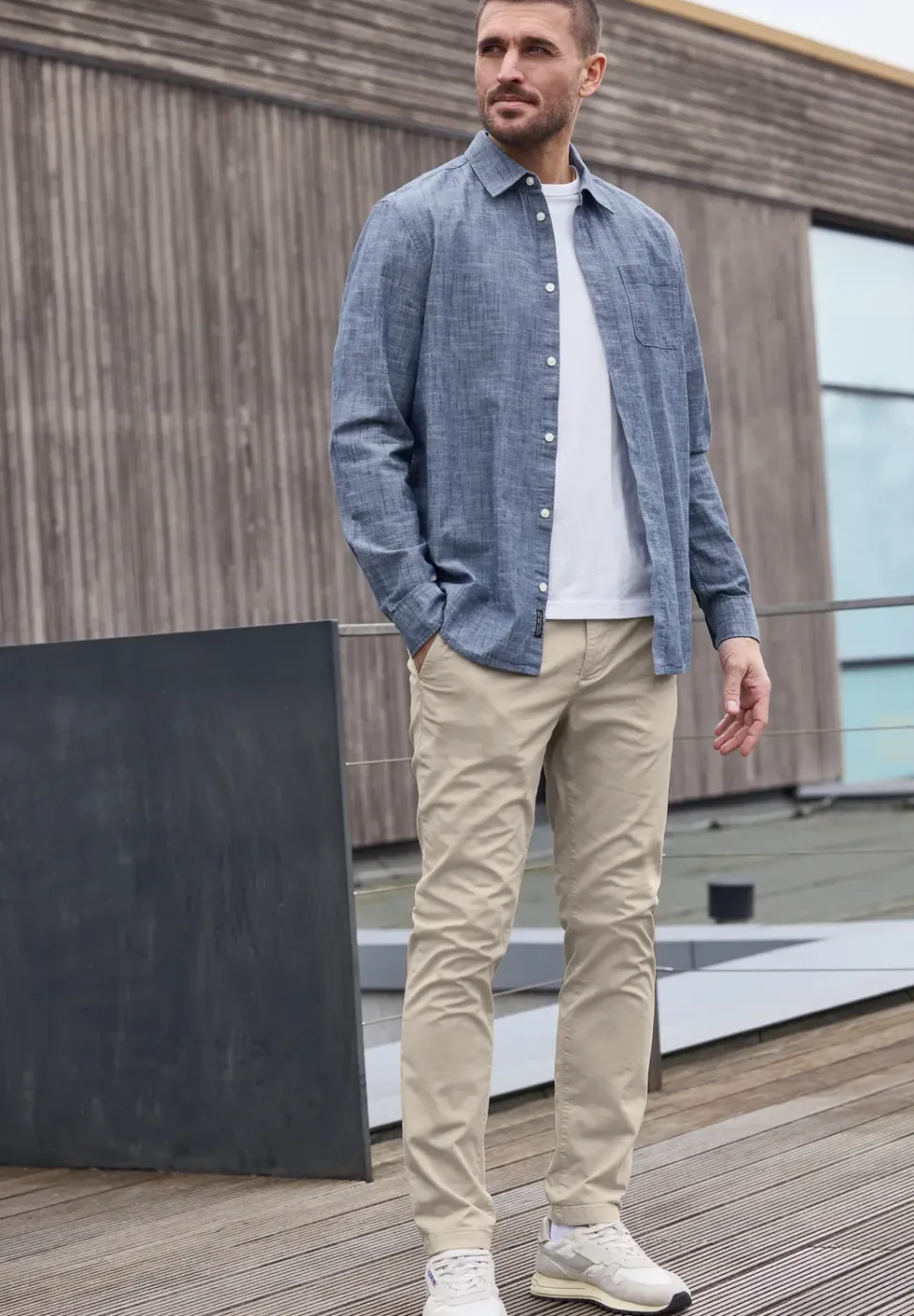 Chino avec ceinture stretch