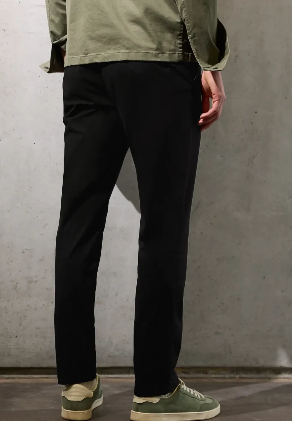 Chino avec ceinture stretch
