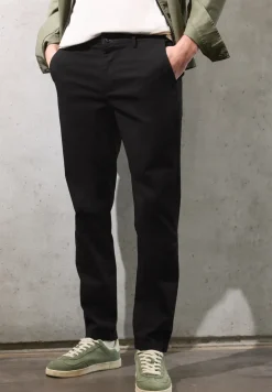 Chino avec ceinture stretch