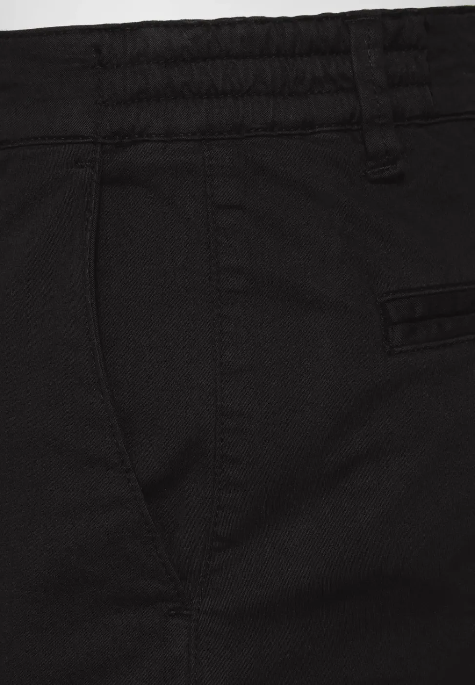 Chino avec ceinture stretch