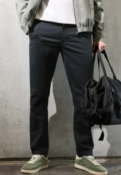 Chino avec ceinture stretch