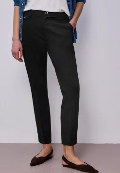 Chino en coupe casual dans une qualité douce