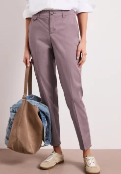 Chino en coupe casual dans une qualité douce