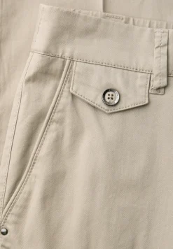 Chino en coupe casual dans une qualité douce