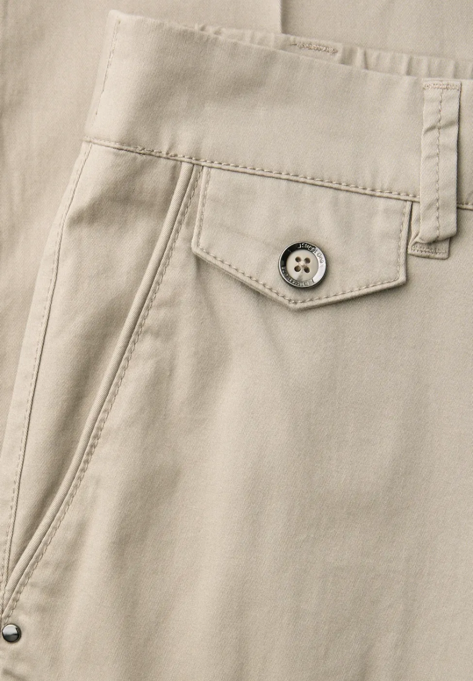 Chino en coupe casual dans une qualité douce