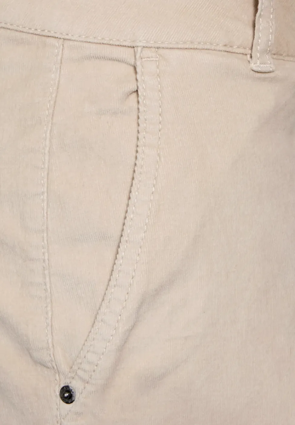 Chino en velours côtelé