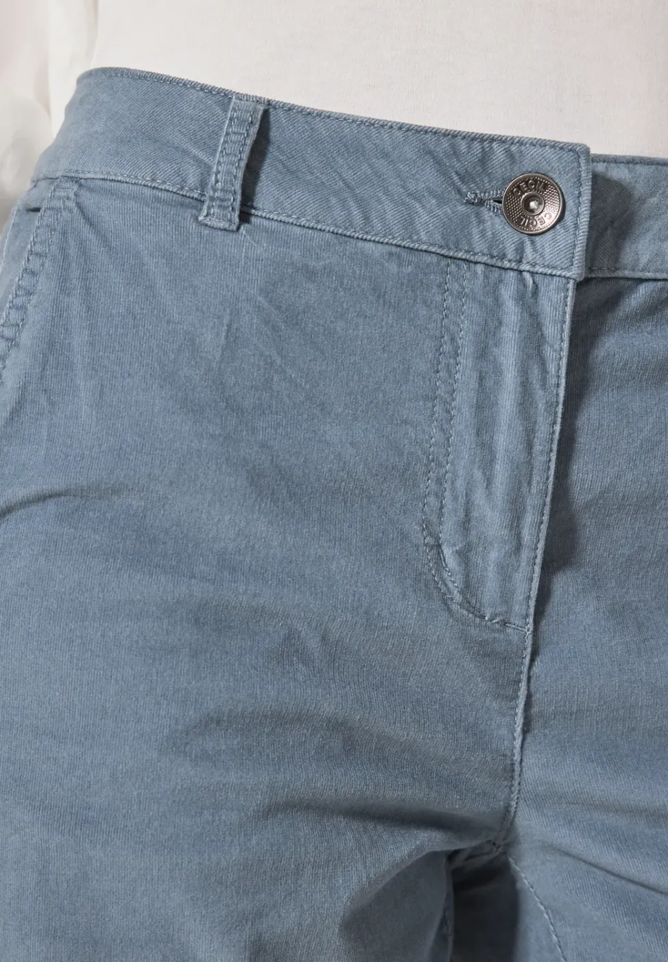 Chino en velours côtelé