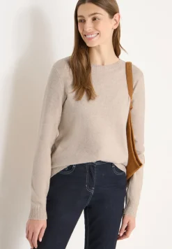 Doux pull-over en couleur unie