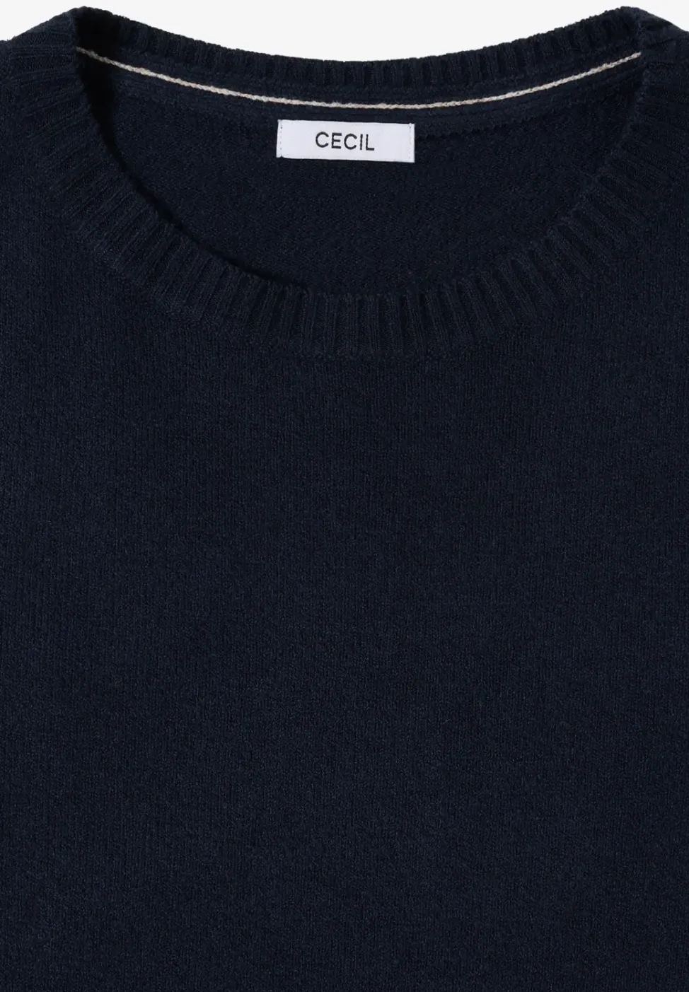 Doux pull-over en couleur unie