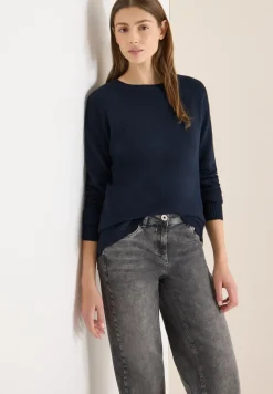 Doux pull-over en couleur unie