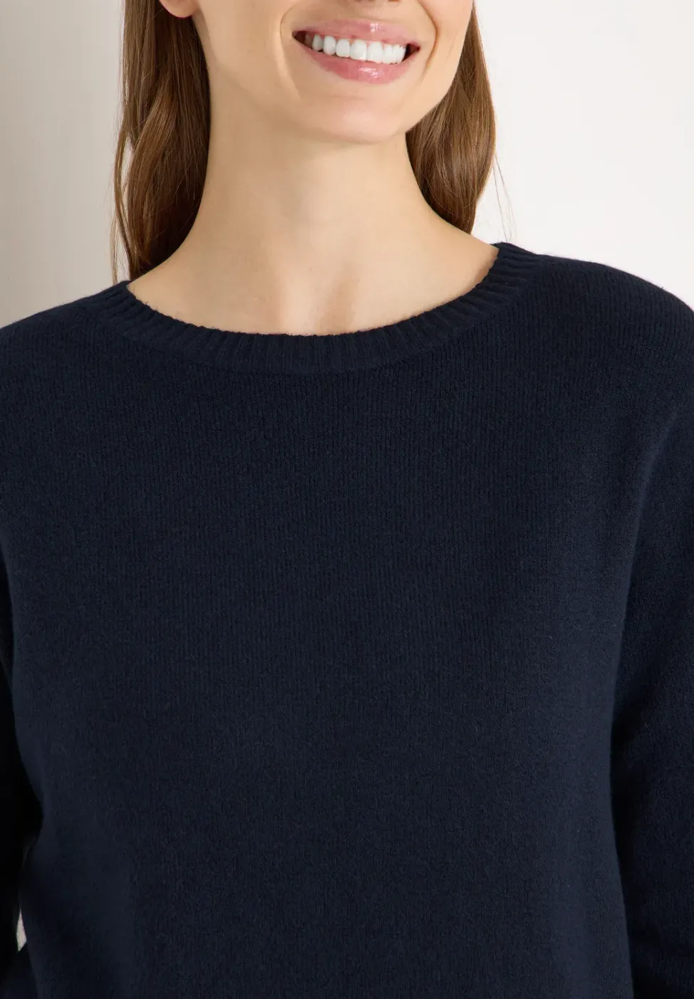 Doux pull-over en couleur unie