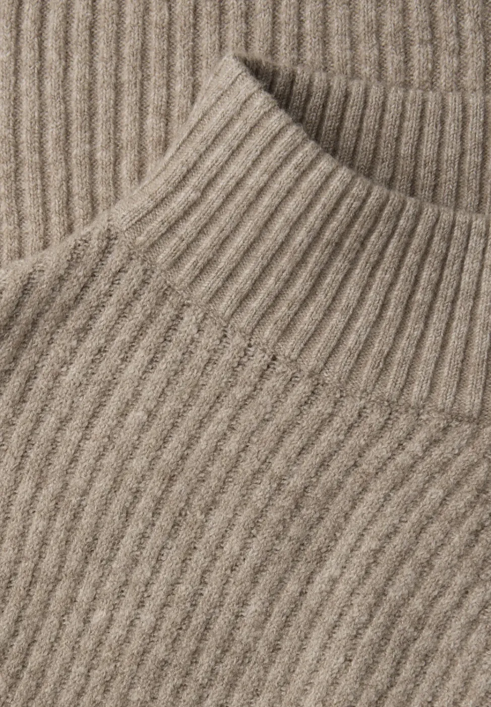 Doux pull-over structuré