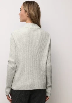 Doux pull-over structuré