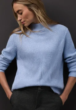 Doux pull-over structuré