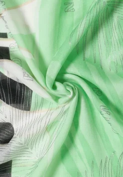Foulard loop avec de fins détails filmés