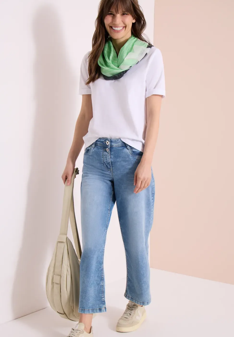 Foulard loop avec de fins détails filmés
