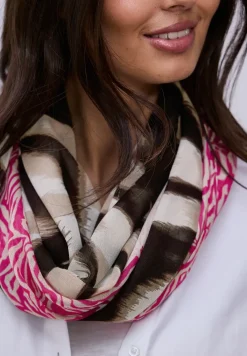 Foulard loop en modal avec mélange de motifs