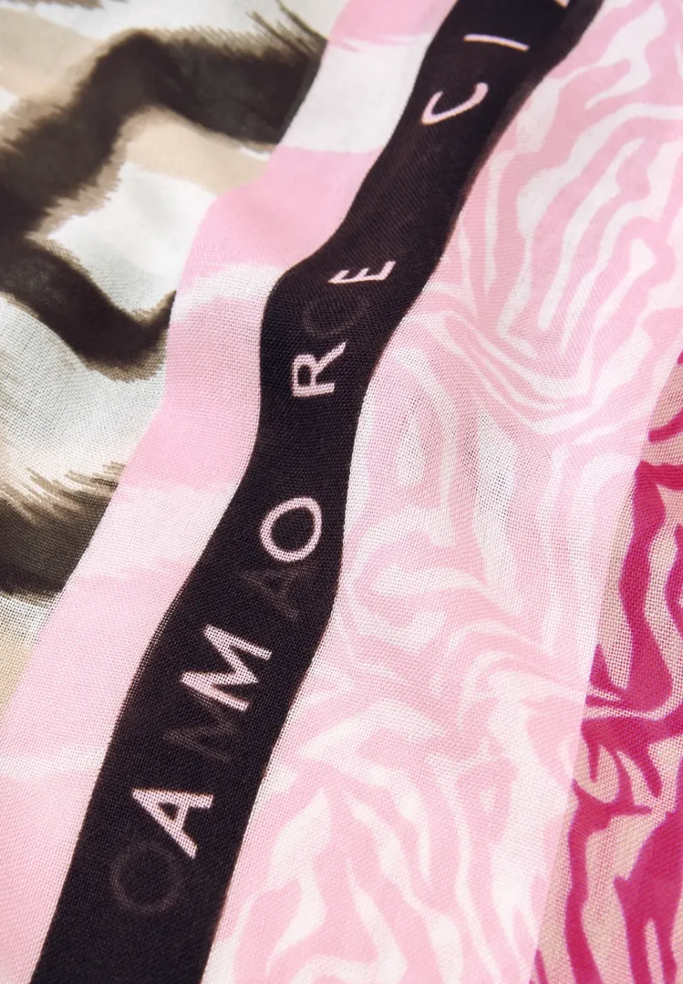Foulard loop en modal avec mélange de motifs