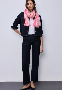 Foulard à motifs