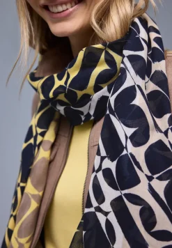 Foulard à motifs
