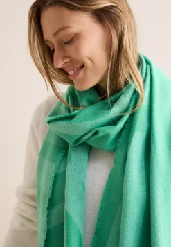 Foulard à motifs