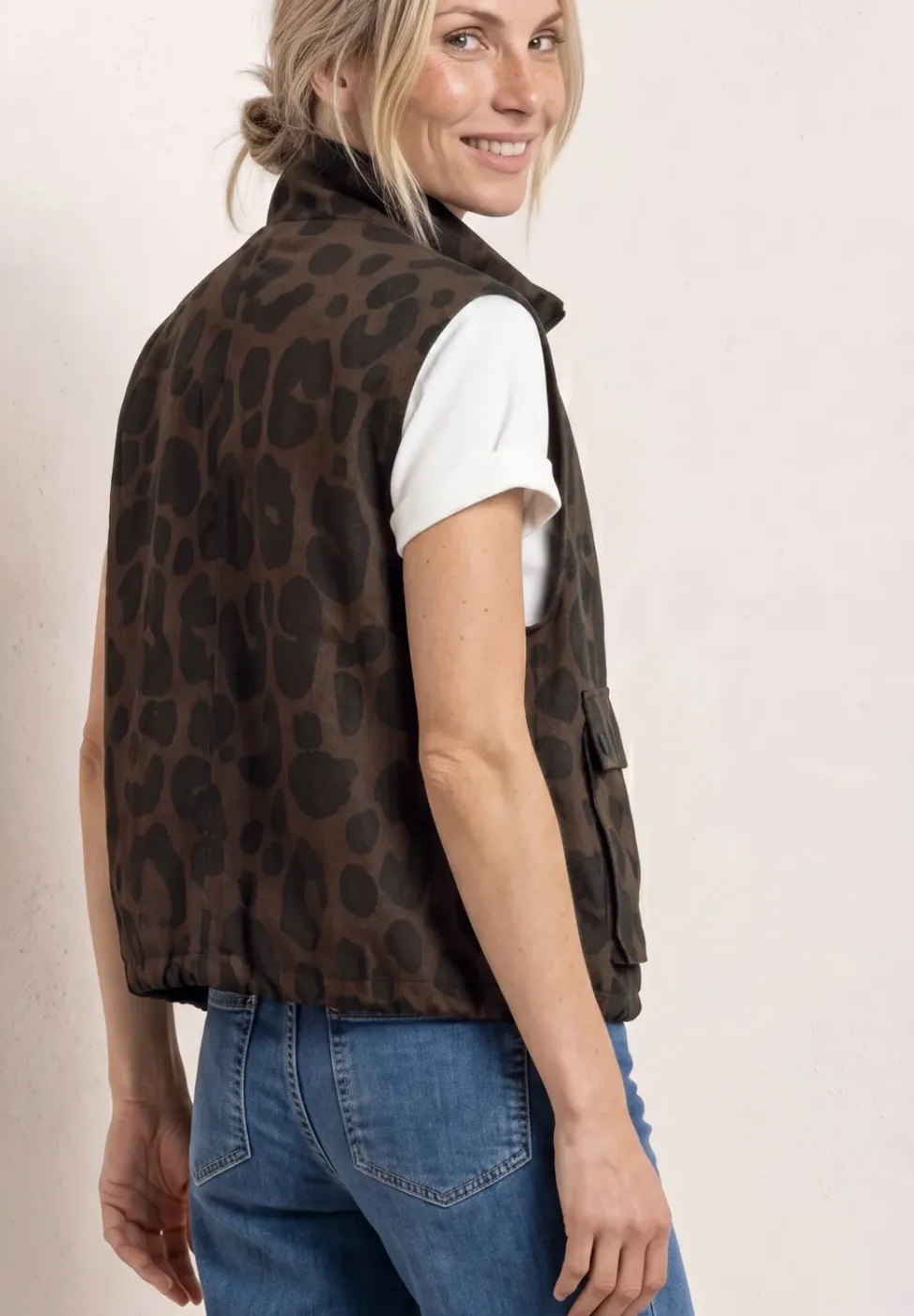 Gilet avec col montant et motif léopard