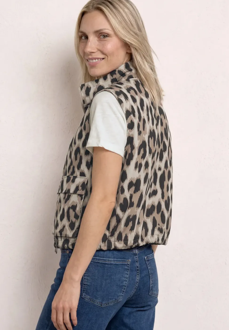 Gilet avec col montant et motif léopard