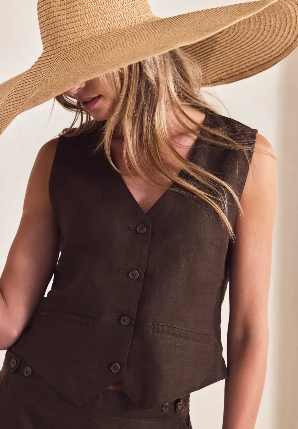 Gilet en lin à col V et boutons