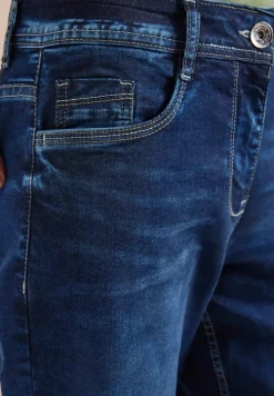 Jean 3/4 coupe large en style ample