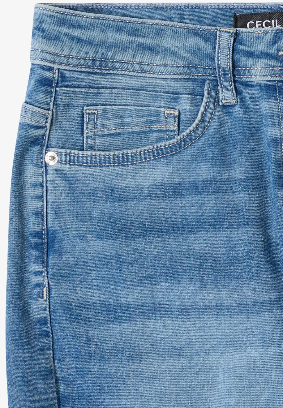 Jean 7/8 coupe slim en style décontracté