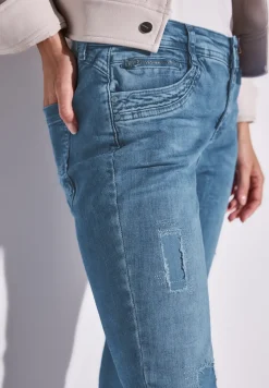 Jeans au look destroy