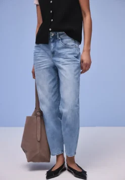 Jeans à jambes coniques