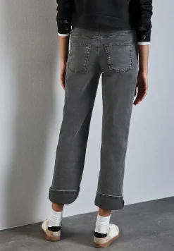Jeans à jambes rigides