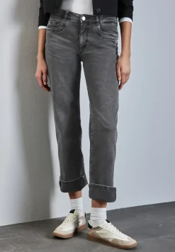 Jeans à jambes rigides