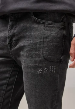 Jeans à la coupe régulière