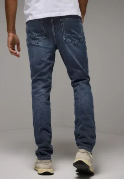 Jeans à la coupe régulière