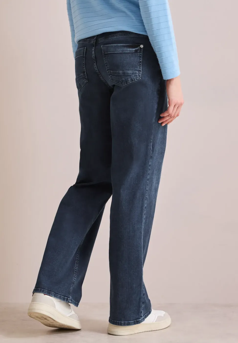 Jeans large avec broderie