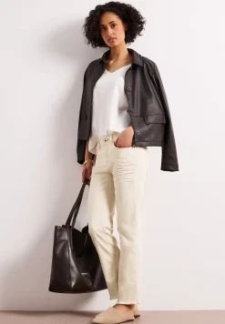 Jeans Straight Legs avec ourlet ouvert