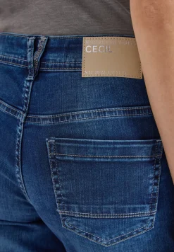 Jean taille mi-haute à coupe droite au style décontracté