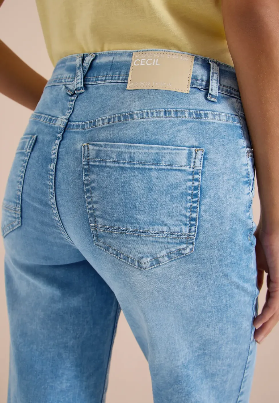 Jean 7/8 wide leg, taille ajustée