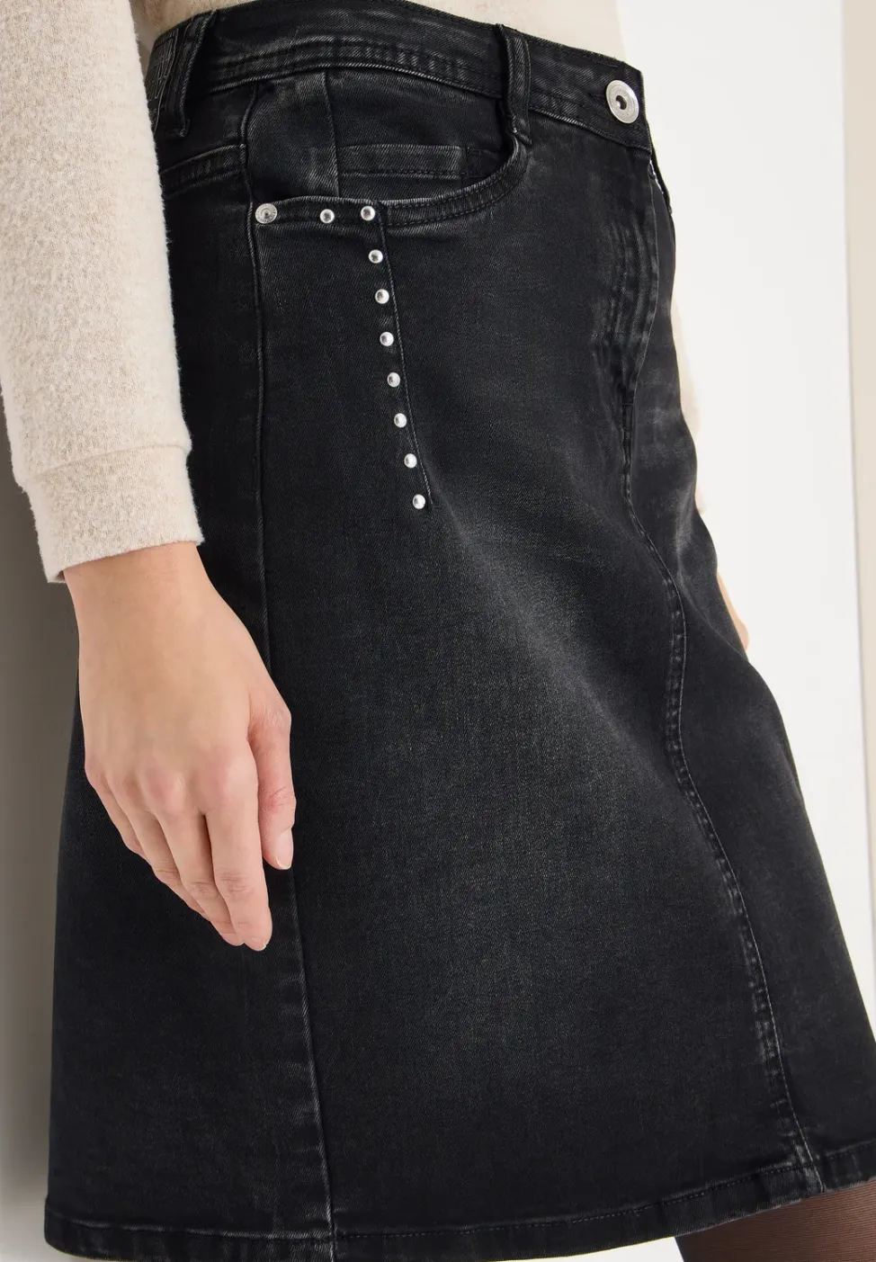 Jupe en jean avec rivets