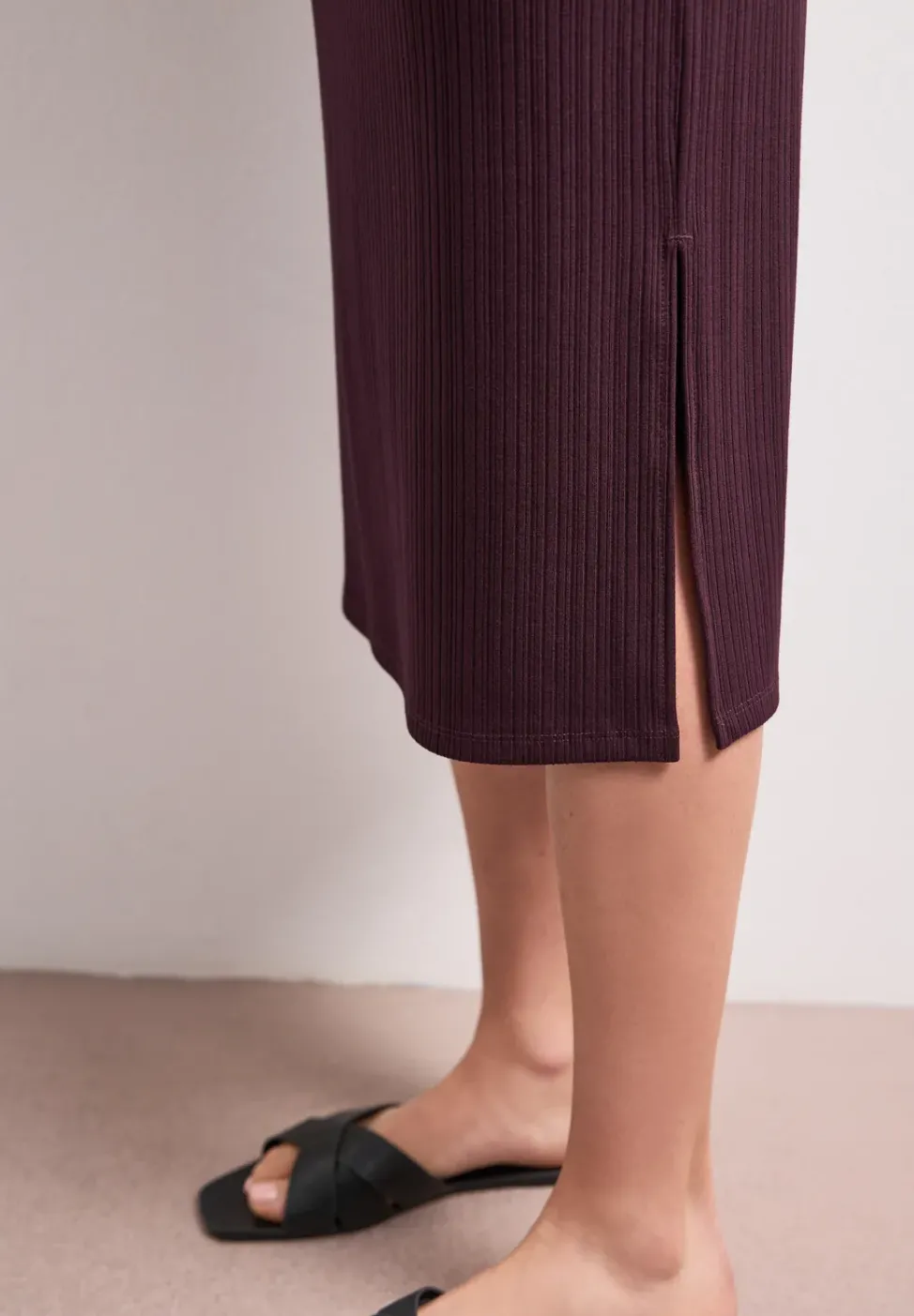 Jupe midi en structure côtelée avec taille élastique