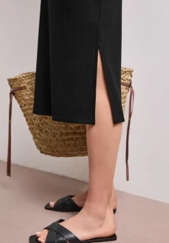 Jupe midi en structure côtelée avec taille élastique