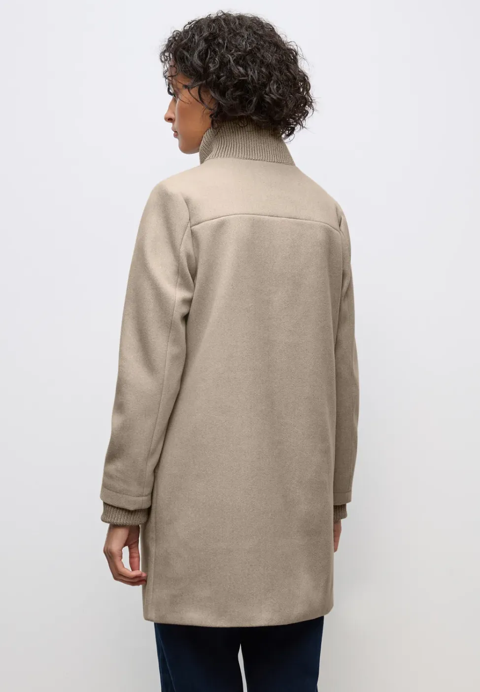 Manteau avec détails en tricot
