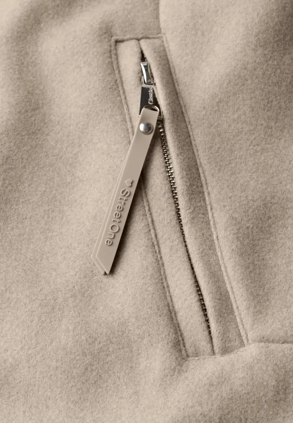 Manteau avec détails en tricot