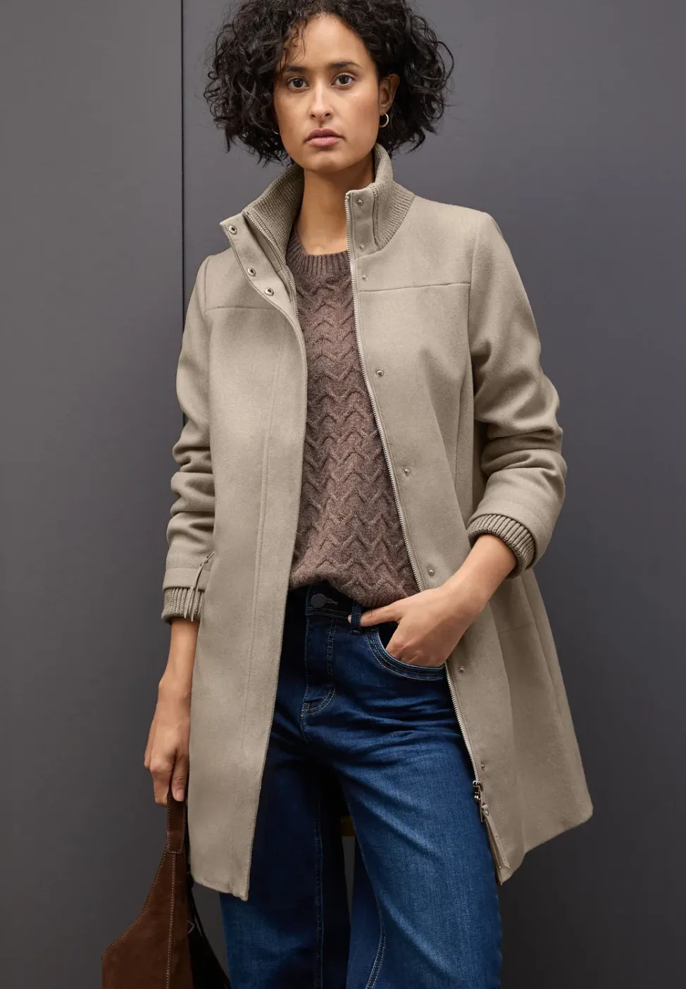 Manteau avec détails en tricot
