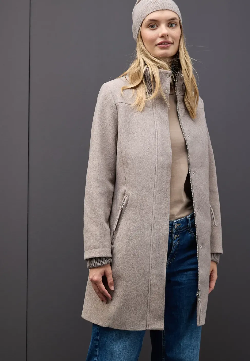 Manteau avec détails en tricot