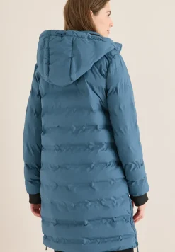 Manteau avec matelassage sans coutures