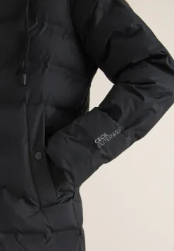 Manteau avec matelassage sans coutures