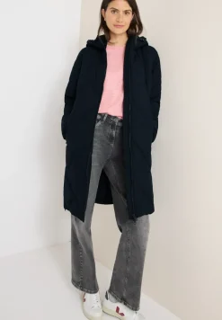 Manteau avec sac à dos Strings